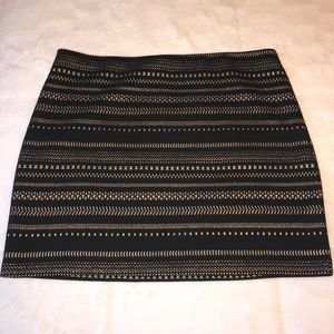 Express metallic skirt